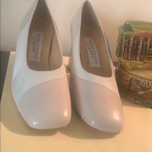 VALERIE STEVENS CASTILE COLORBLOCK HEELS PUMPS SZ 8.5AA LEATHER ESPANA SPAIN - Picture 1 of 9